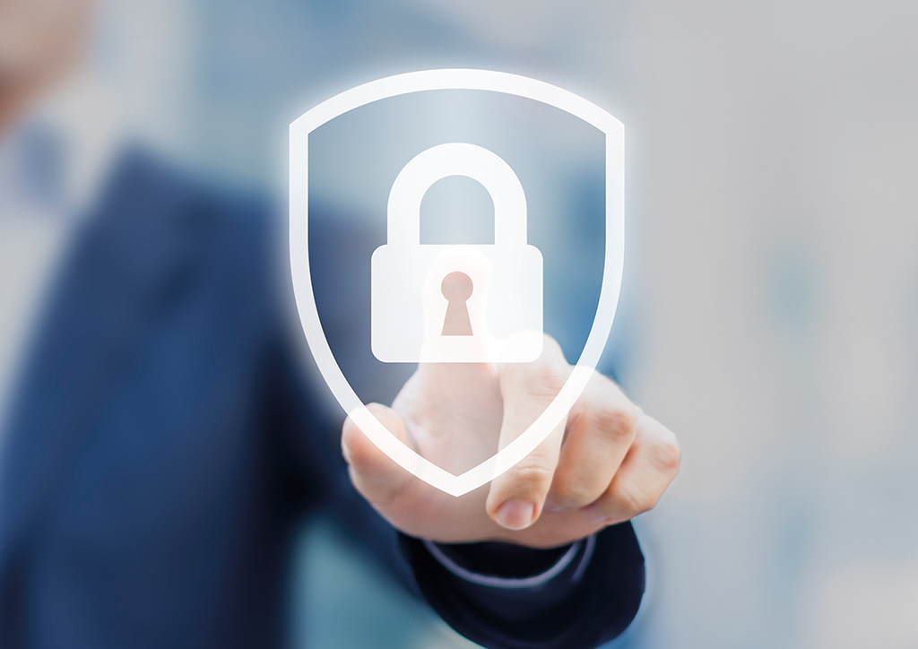 HR-Fachkraft (Personalreferent) im Gespräch mit Team im modernen Büro